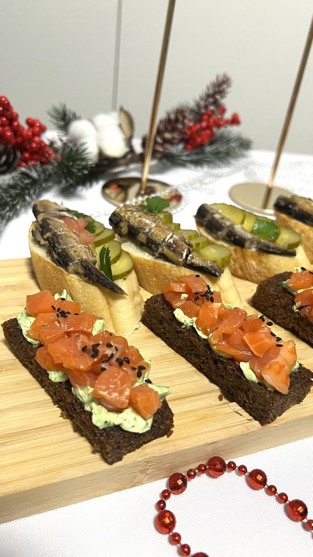 Брусочки с форелью на Бородинском хлебе Брусочки с форелью на Бородинском хлебе