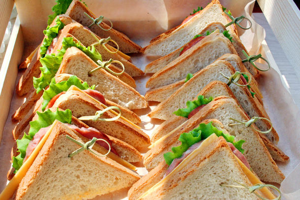 Мини сэндвич с запеченой индейкой