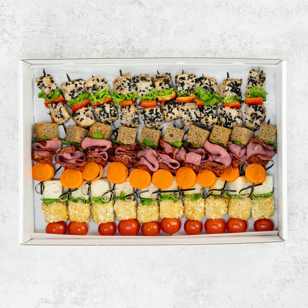 Бокс с мясными канапе (без свинины) (30 шт) Бокс с мясными канапе (без свинины) (30 шт)