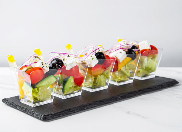 Мини салат Греческий с сыром фета Мини салат Греческий с сыром фета