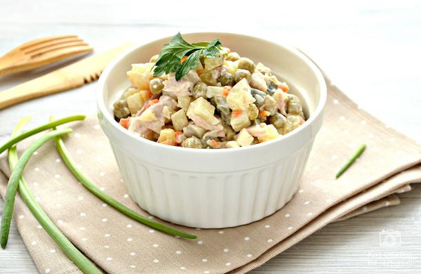 Оливье с копчёным цыплёнком