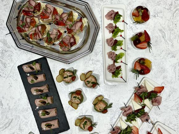 Фуршет с закусками &quot;День рождения&quot; на 15-20 гостей в Казани