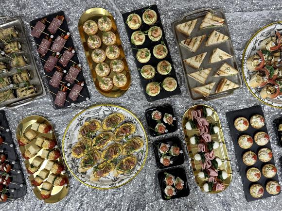 Фуршетный сет Праздник 10-15 персон в Казани