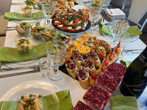 Новогоднее банкетное меню с уткой на 6-8 персон персон в Казани