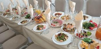 Торжественный банкет с обслуживанием на 30 персон