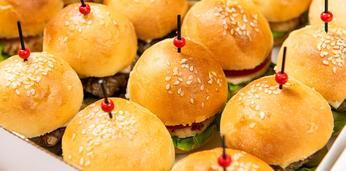 Фуршетное меню с бургерами на 10 персон