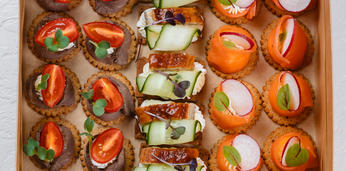 Доставка блюд и напитков на 21 персону